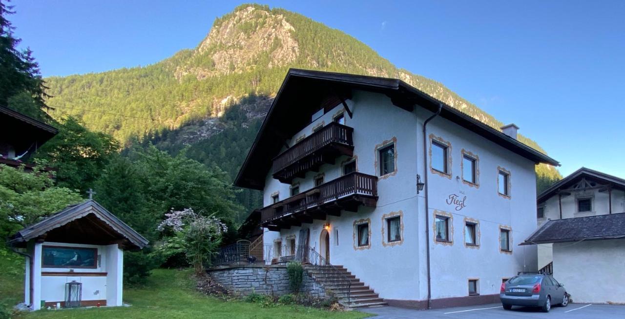 Haus Fiegl Hotel Oetz Exterior photo